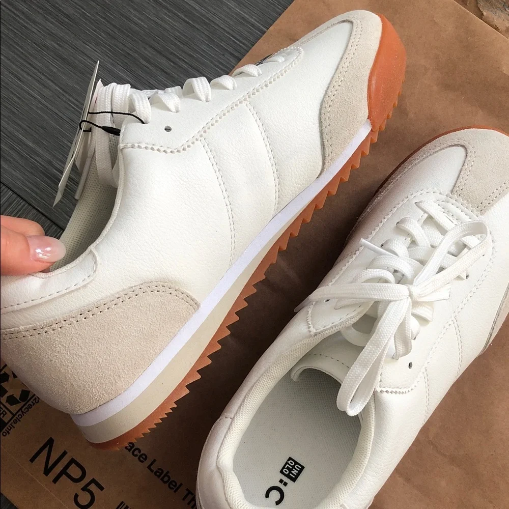 Brand New Uniqlo White and Tan Unisex Sneakers - Picture 5 of 6